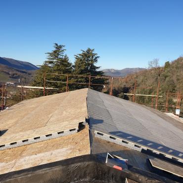 POSA DI ISOLANTE ARIATO PER TETTI